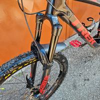 Mountain bike biammortizzata TREK Remedy 9.7 tagli