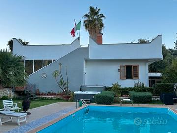 Villa in città Valuto permute