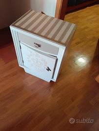 Mobiletto/Comodino in legno