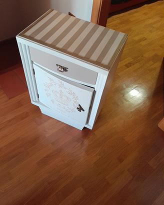 Mobiletto/Comodino in legno