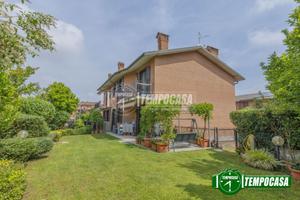 Villa Bifamiliare a Borgarello 7 locali