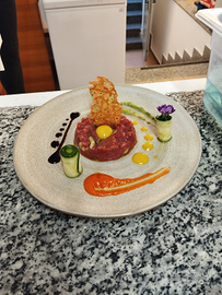 Cuoco chef responsabile per ristoranti e alberghi