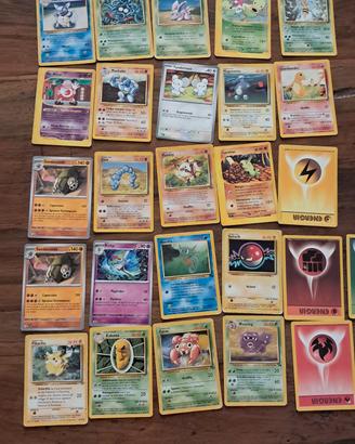 22 figurine pokemon  piu 4 energia . 