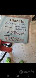 Bicicletta elettrica bianchi