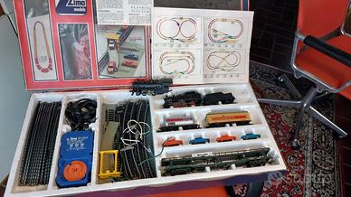 Scatola di trenini Lima  con parti aggiunte