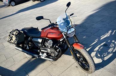 Moto Guzzi V7 - 2021