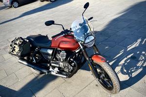 Moto Guzzi V7 - 2021
