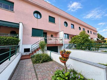 Villa a Schiera a Rovellasca 4 locali