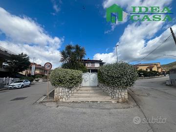 Villa con Ampi Spazi