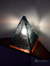 lampada piramide  