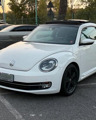 Volkswagen Maggiolino 1.6 tdi Design 105cv dsg