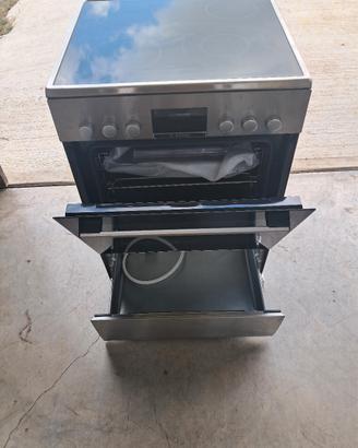 Cucina ad induzione con forno Bosch serie 4