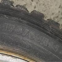 4 Gomme chiodate