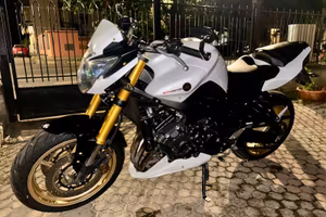 YAMAHA FZ8 2011