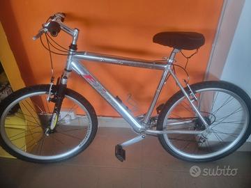 Bicicletta da montagna in alluminio #mtbc8g02
