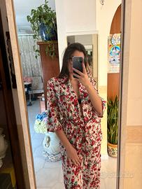 Tailleur bianco con rose elasticizzato