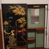 Mobile antico da ingresso