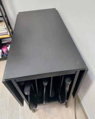 Tavolo e sedie ripiegabili