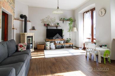 CASA SEMINDIPENDENTE A SABBIO CHIESE