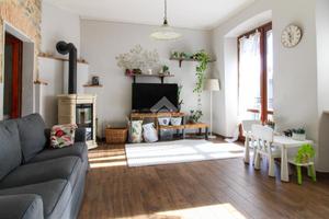 CASA SEMINDIPENDENTE A SABBIO CHIESE