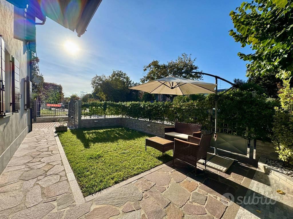 Villa di 176 m² con più di 5 locali e box auto dop