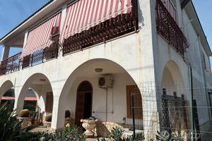 Talsano- villa con giardino e garage