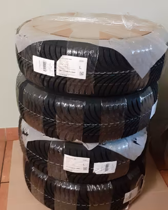 CERCHI e GOMME m+s 205 60 r16 NUOVI