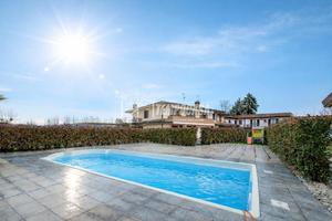 ESCLUSIVO QUADRILOCALE RISTRUTTURATO CON PISCINA P