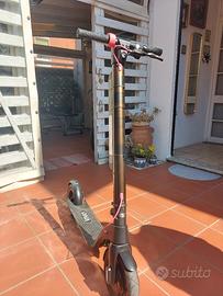 Monopattino elettrico 10” – 30/40 km autonomia – O