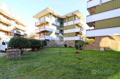 3 LOCALI A FRANCAVILLA AL MARE