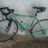 bicicletta bianchi colore Tiffany 