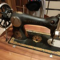 maccina da cucire con mobiletto