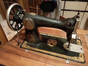 maccina da cucire con mobiletto