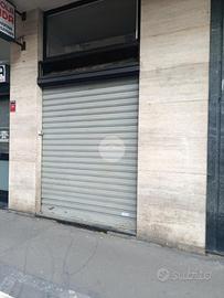 NEGOZIO A MILANO