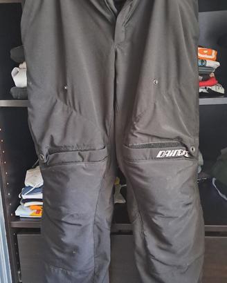 Pantaloni Moto marca Dainese con protezioni 