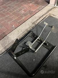 Cavalletto moto anteriore universale per furgone