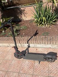 Monopattino elettrico XIAOMI