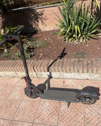 Monopattino elettrico XIAOMI