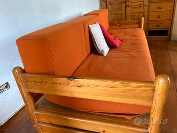 Divano in legno (due posto letto)