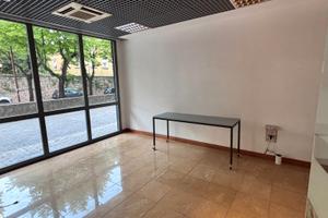 Ufficio privato con vetrina