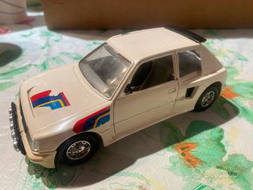 Bburago Peugeot 205 turbo 1/25