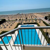 11 LUGLIO-1 AGOSTO/Frontemare/piscina/nuovo/4-5pax
