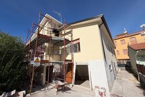 PORZIONE DI BIFAMILIARE A CAPACCIO