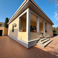 Villa a Mondello zona Galatea / Palace hotel