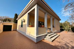 Villa a Mondello zona Galatea / Palace hotel