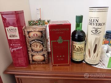 bottiglie di liquori vari