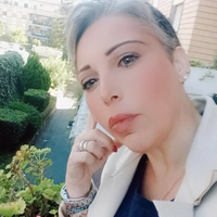 Ex giornalista 50 enne