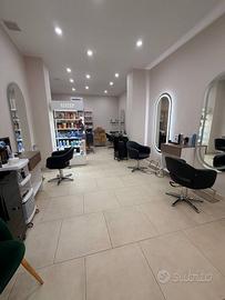 Attrezzatura Professionale per Parrucchiere - Pari