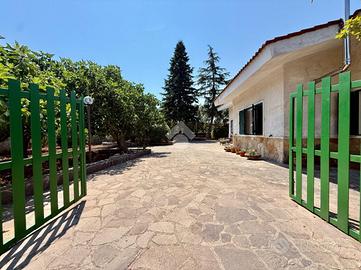 VILLA SINGOLA A MONOPOLI