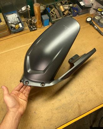 Parafango post.  carbonio Performance Ducati panV4